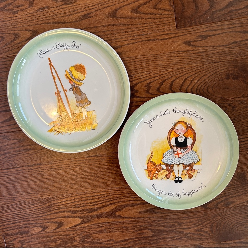 Two Vintage 1972 Holly Hobbie Decorative 10.25 inch Collector Plates